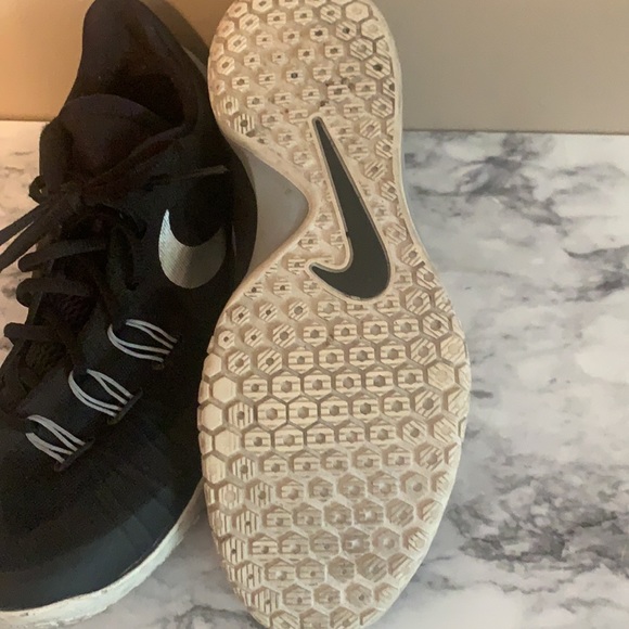 Nike Hyperchase size 8.5 tennis shoes - Picture 3 of 3